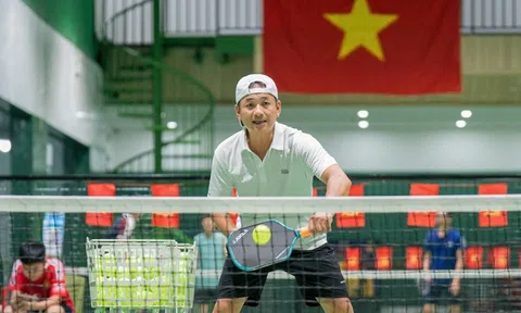 Cơn sốt sân pickleball máy lạnh ở Hà Nội