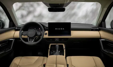 Người dùng chọn màn hình, không cần nút bấm trên Mazda CX-5?