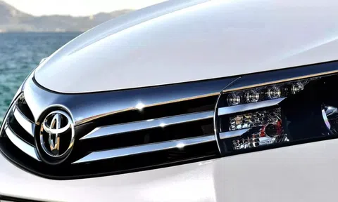 Toyota bị kiện tập thể vì xe màu trắng bong tróc dưới nắng