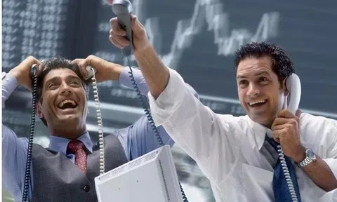 Hai mã Bluechips bất ngờ được tự doanh CTCK "gom" hàng trăm tỷ trong phiên 17/7