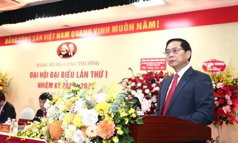 Phó Thủ tướng Bùi Thanh Sơn: Công Thương là "lá cờ đầu" trên mặt trận kinh tế