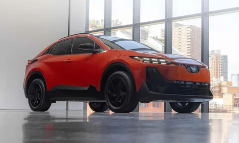Xe điện mới của Subaru ra mắt, mạnh ngang WRX