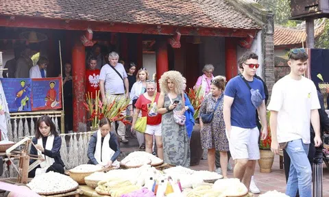 Hà Nội thu hơn 10.000 tỷ đồng từ du lịch trong một tháng
