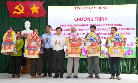 Lãnh đạo tỉnh Lâm Đồng thăm gia đình chính sách, đơn vị lực lượng vũ trang ở Đặc khu Phú Quý