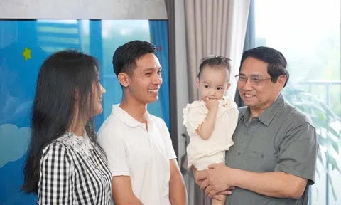 Thủ tướng Phạm Minh Chính thăm cây cầu mới bắc qua sông Hương và dự án nhà ở xã hội tại Huế