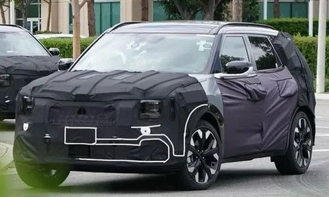 Kia Seltos Hybrid lộ hình ảnh lái thử, ra mắt năm sau