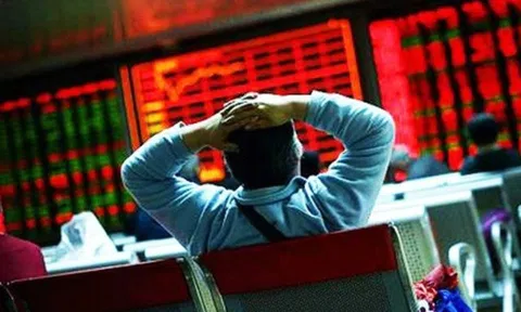 Bảng điện nhiều công ty chứng khoán "đơ, lag" trong phiên VN-Index giảm 64 điểm