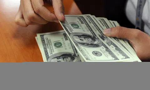 Giá USD ngân hàng lập đỉnh lịch sử