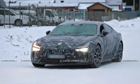 Đối thủ Porsche Taycan chạy thử trên đường