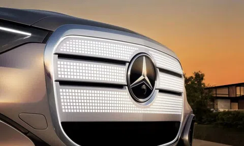 Mercedes GLC thuần điện có lưới tản nhiệt mới