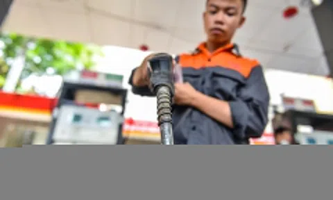 Giá xăng tăng vượt 20.000 đồng/lít