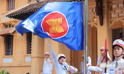 Thượng cờ kỷ niệm ASEAN bước sang tuổi 58