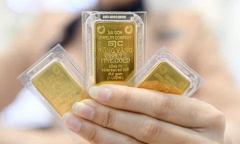 Giá vàng miếng lập kỷ lục 125 triệu đồng/lượng