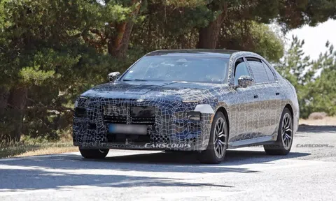 BMW 7-Series mới lộ ảnh chạy thử, phần 'lỗ mũi' đã gọn hơn