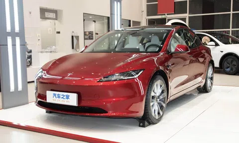 Cuối cùng Tesla Model 3 cũng đã có cần gạt xi-nhan