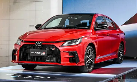 Toyota Vios Hybrid ra mắt, giá từ 22.060 USD