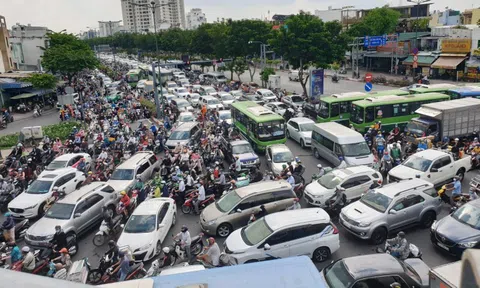 Giải pháp bảo vệ động cơ xe máy trước tình trạng kẹt xe kéo dài