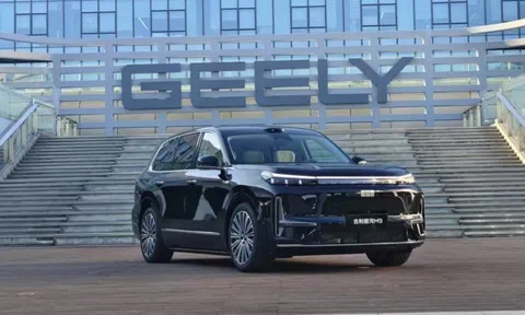 SUV gia đình của Geely mở bán, mạnh gần 900 mã lực