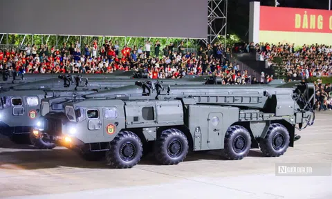 Dàn khí tài, xe tăng hiện đại tham gia tổng hợp luyện diễu binh A80