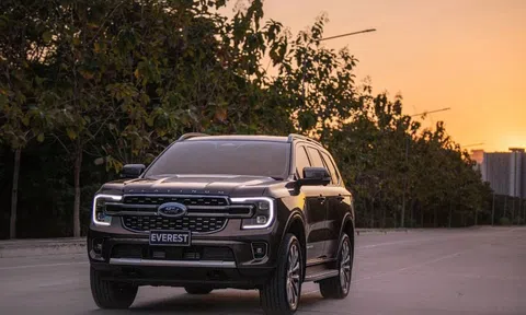 Ford Everest thống trị SUV cỡ lớn, Hyundai Santa Fe vẫn gặp khó