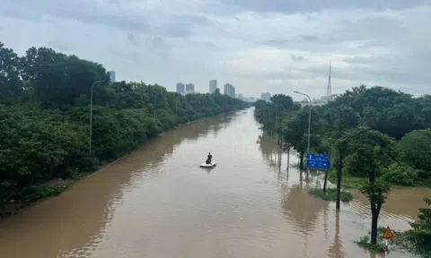 Lũ các sông đang dâng cao kèm mưa rất to, nhiều khu vực Hà Nội có thể ngập 1-3 ngày