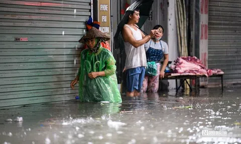 Thủ tướng chỉ đạo khẩn trương khắc phục hậu quả bão số 5, bảo đảm đời sống nhân dân