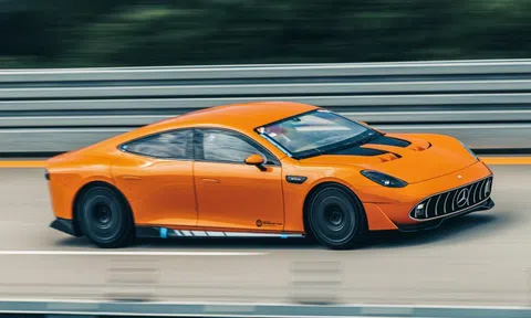 Concept AMG GT XX hoàn thành 'một vòng Trái Đất' trong 8 ngày