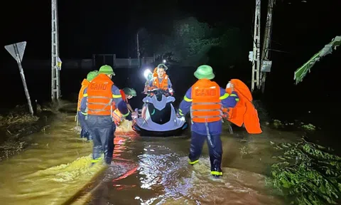 Bác thông tin công an từ chối giúp dân trong mưa bão số 5