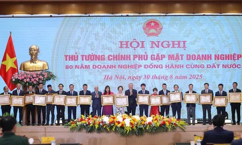 Doanh nghiệp - động lực nòng cốt kiến tạo Việt Nam hùng cường