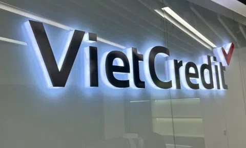 Phó Tổng giám đốc VietCredit bị phạt vì mua cổ phiếu 'chui'