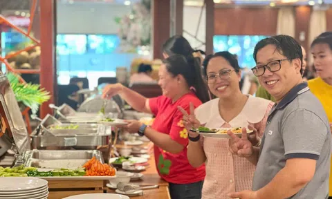 Buffet chay ở TP HCM đắt khách dịp lễ 2-9