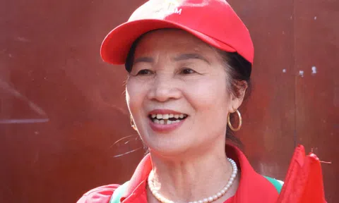 Chuyện ít biết về người mẹ có con gái tham gia A80