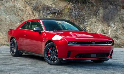 Giá Dodge Charger thuần điện tạo đáy mới