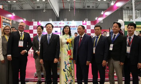 Du lịch bứt phá với hai trụ cột chuyển đổi