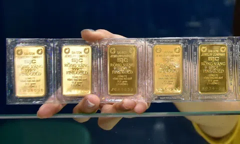 Phó Thống đốc NHNN nêu 3 nguyên nhân khiến giá vàng tăng vọt