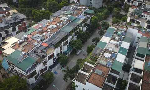 Biệt thự, liền kề chục tỷ cơi nới, 'đội' tôn như nhà tập thể cũ