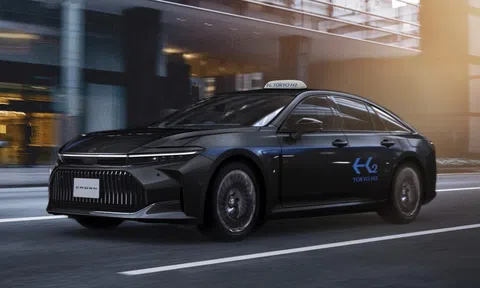Tokyo triển khai đội taxi Toyota Crown chạy pin nhiên liệu hydro