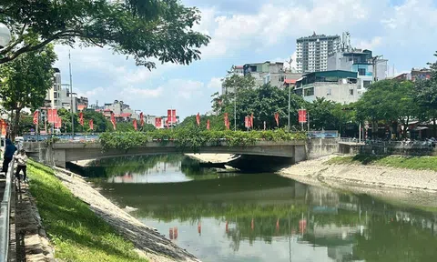 Hà Nội sắp làm công viên hai bên sông Tô Lịch và Nhà hát Ngọc Trai bên hồ Tây