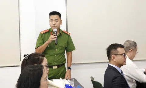 TP HCM: Công an phường Cầu Ông Lãnh "mạnh tay" với nạn chèo kéo khách du lịch