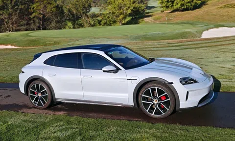 Loạt Porsche Taycan tại Việt Nam bị lỗi cần nâng cấp phần mềm pin
