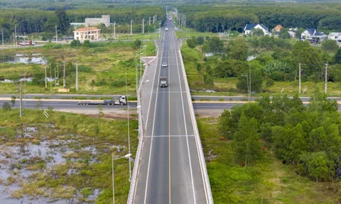 Cận cảnh đường Hồ Chí Minh đoạn qua Tây Ninh - TP.HCM tăng tốc về đích