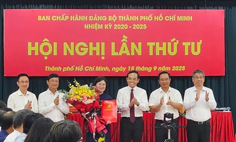 Bà Văn Thị Bạch Tuyết giữ chức Phó Bí thư Thành uỷ Tp.HCM