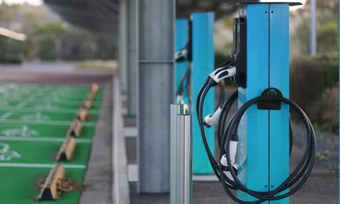 Thị trường xe điện toàn cầu tăng 15% trong tháng 8