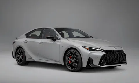 Lexus IS 2025 chỉ là bản facelift dù đã hơn 10 năm tuổi đời