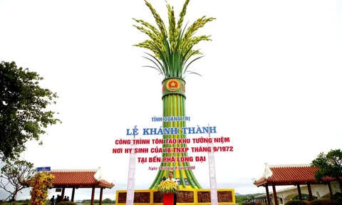 Khánh thành Khu tưởng niệm Thanh niên xung phong ở Bến phà Long Đại