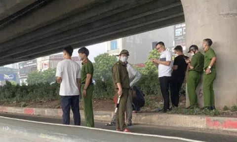 Phát hiện thi thể đang phân hủy dưới chân đường Vành đai 3