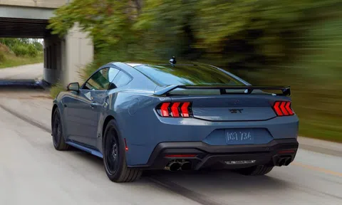 Sắp có Ford Mustang Hybrid