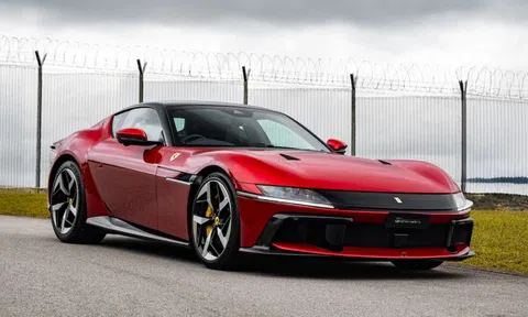 Siêu xe Ferrari 12Cilindri giá từ 1,5 triệu USD tại Singapore