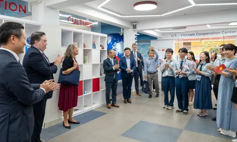 Trung tâm Mỹ tại Hà Nội và TP HCM tạm thời đóng cửa
