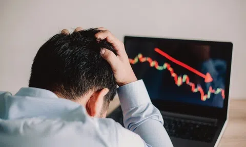 Khối ngoại mạnh tay bán ròng 1.300 tỷ đồng phiên cuối tuần, đâu là tâm điểm "xả hàng"?
